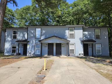 Main picture of Creeks Edge Townhome Apartments