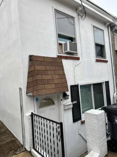 Main picture of 1121 Columbia Ave