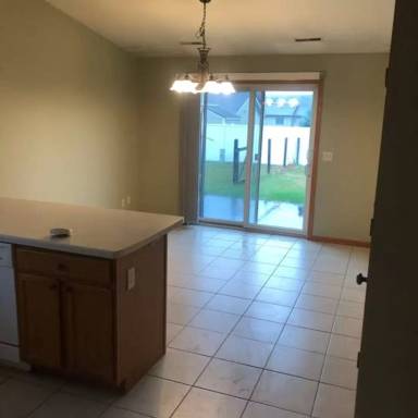 Main picture of 2060 River Rd