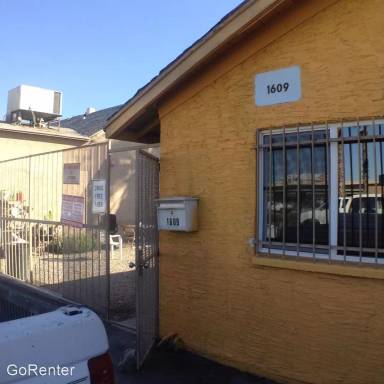 Main picture of 1609 W Latham St