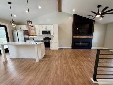 Main picture of 16 Londonderry Way SW