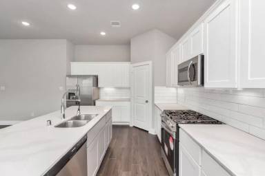 Main picture of 10511 Moon Valley Ln