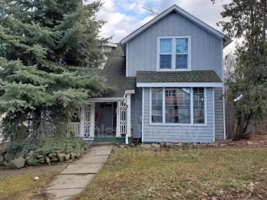 Main picture of 327 W Main St