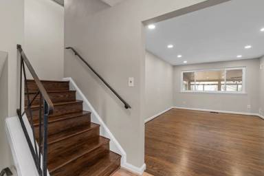 Main picture of 7514 Dundalk Rd