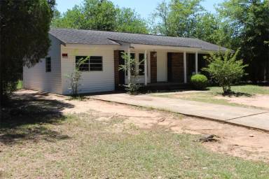 Main picture of 911 Inverness Rd