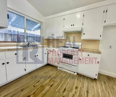 Main picture of 3537 N San Joaquin St