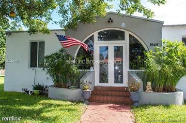 Main picture of 1944 SW 16th Ter