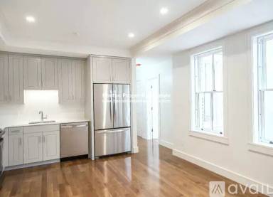 Main picture of 11 Temple St