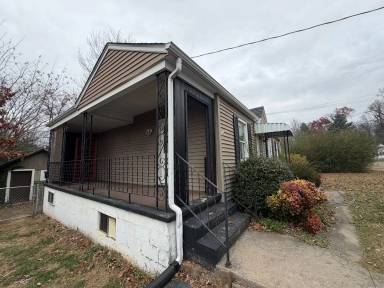 Main picture of 1751 Pexton Ave