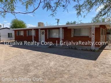 Main picture of 2325 N Los Altos Ave