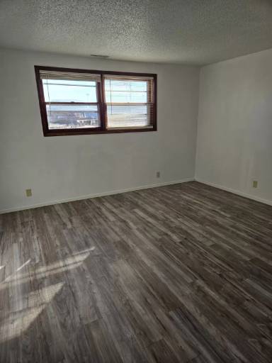 Main picture of 520 Lynwood Ln