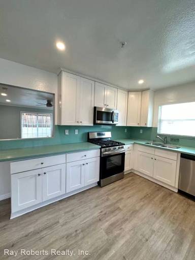 Main picture of 105 Avenida Pala