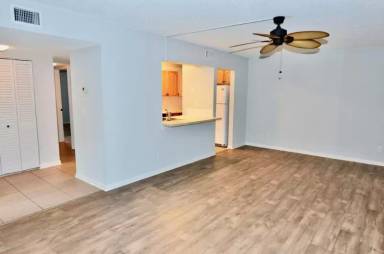 Main picture of 7 Veronese Ct