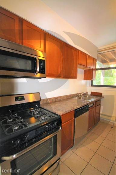 Main picture of 1115 W Oakdale Ave