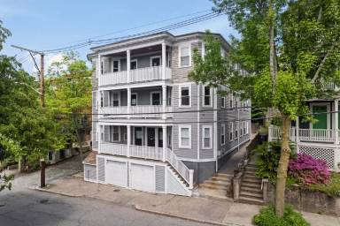 Main picture of 8 Pratt St
