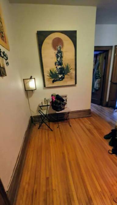 Main picture of 415 Lake St E