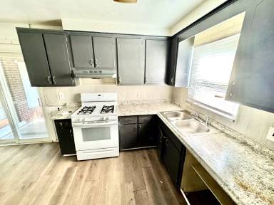 Main picture of 5711 E Outer Dr