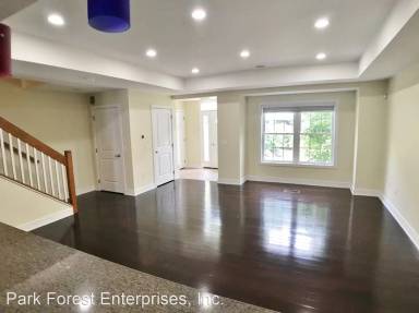 Main picture of 688 Oakwood Ave