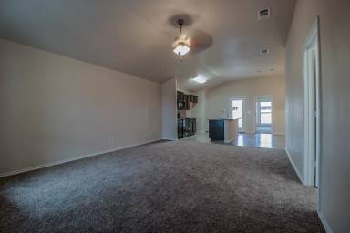 Main picture of 7418 104th St