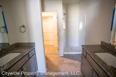 Main picture of 2613 136th St