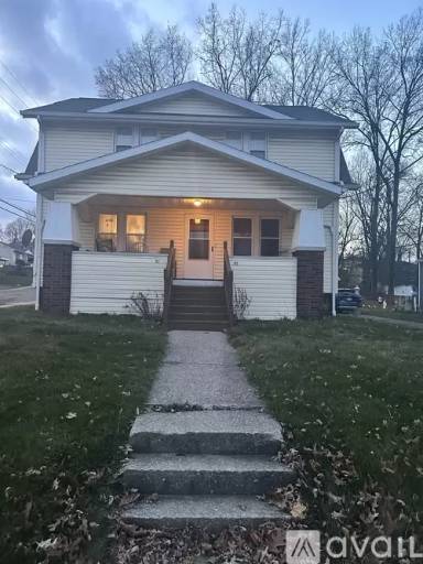 Main picture of 192 5th St NE