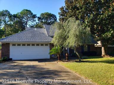 Main picture of 821 Overbrook Dr