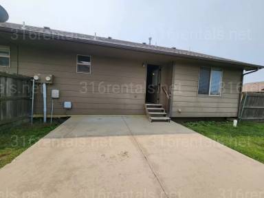 Main picture of 5286 N Lycee St
