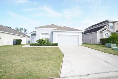 Main picture of 413 Corvina Dr