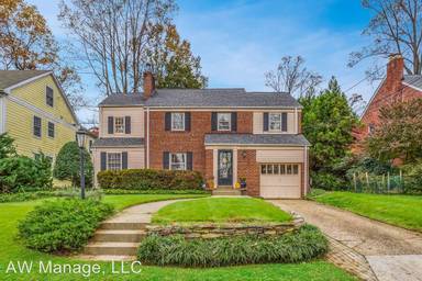 Main picture of 2725 Washington Ave