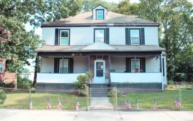 Main picture of 50 Astoria St