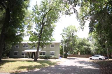 Main picture of 615 SW 11th Ln