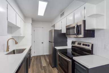 Main picture of 6540 N Central Ave