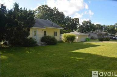 Main picture of 4140 Maple Blvd
