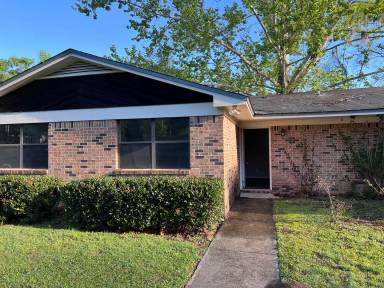 Main picture of 1362 Fuller Rd