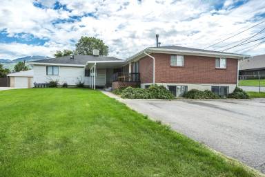 Main picture of 2233 S 200 W