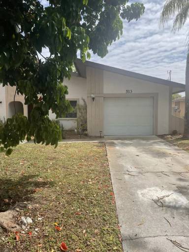 Main picture of 519 SE 23rd Pl