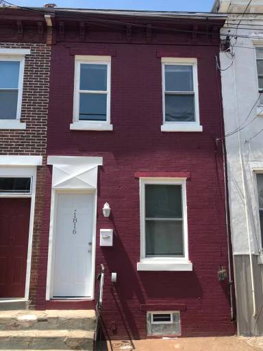 Main picture of 1816 E Madison St