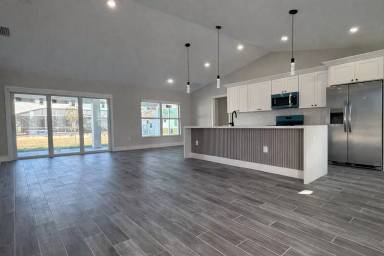 Main picture of 2321 NW 30th Ter
