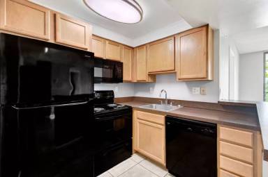 Main picture of 744 Executive Center Dr
