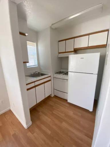 Main picture of 1580 E Courtney Pl