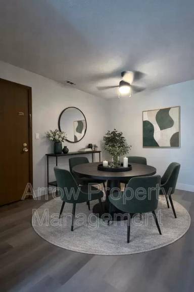 Main picture of 2384 N 44th St