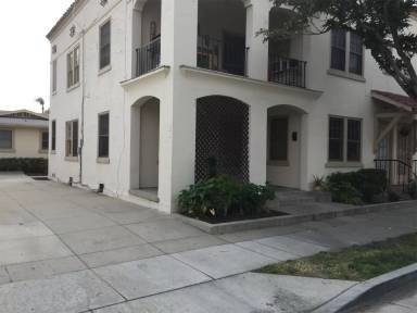 Main picture of 202 E Whiting Ave