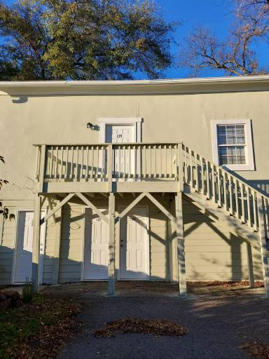 Main picture of 121 Sharpe St