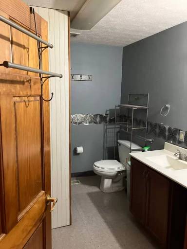 Main picture of 7 S Walnut St