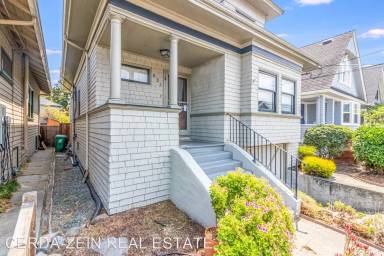 Main picture of 832 Oak St