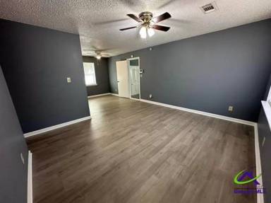 Main picture of 503 Coventry Ct