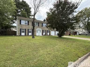 Main picture of 3784 Strathmoor Cir