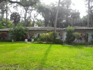 Main picture of 550 Acacia Ave