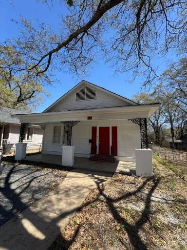 Main picture of 2813 Highland Ave