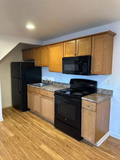 Main picture of 36 W Market St